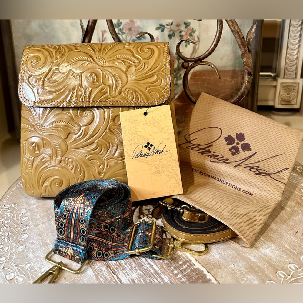 NWT Patricia Nash “Balluri” Medium Crossbody in Biscuit w/ extra shoulder strap.